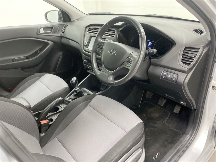 Used Hyundai i20 2018 for sale - 77210502: Photo 32