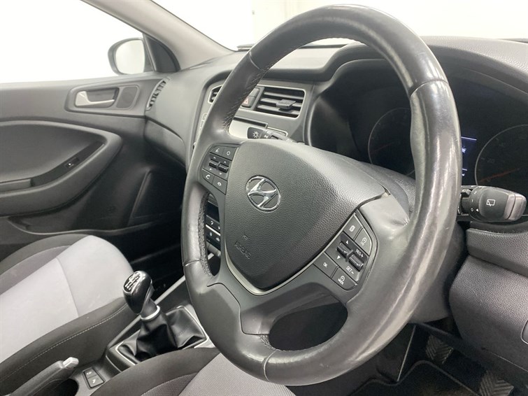Used Hyundai i20 2018 for sale - 77210502: Photo 42
