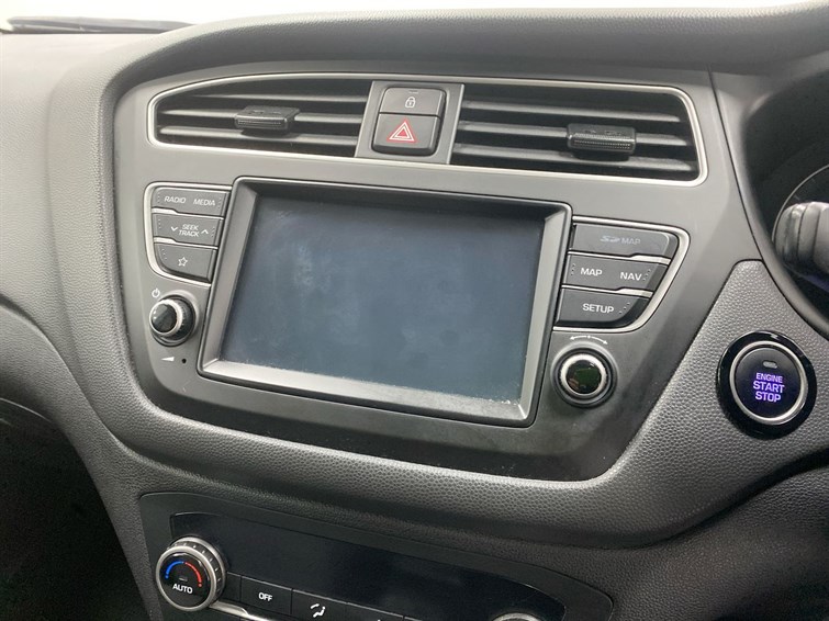 Used Hyundai i20 2018 for sale - 77210502: Photo 44