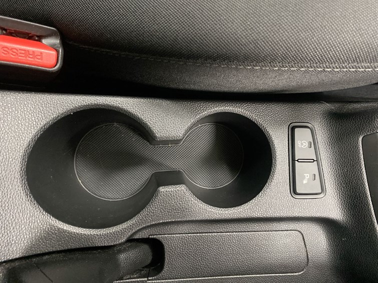 Used Hyundai i20 2018 for sale - 77210502: Photo 48