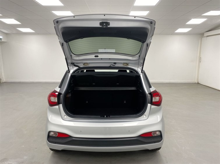 Used Hyundai i20 2018 for sale - 77210502: Photo 59