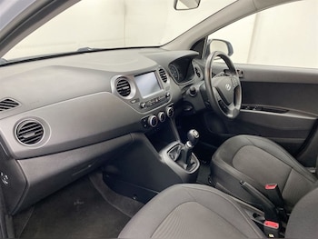 Used Hyundai i10 2020 for sale - 77971267: Photo