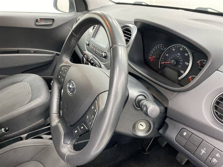 Used Hyundai i10 2020 for sale - 77971267: Photo 42