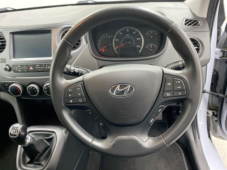 Used Hyundai i10 2020 for sale - 77971267: Photo 43
