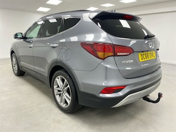 Used Hyundai Santa Fe 2017 for sale - 78824127: Photo