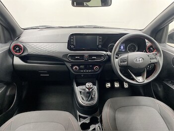 Used Hyundai i10 2022 for sale - 77210569: Photo