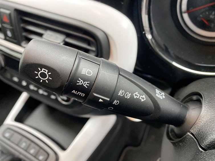 Used Hyundai i10 2023 for sale - 77724805: Photo 39