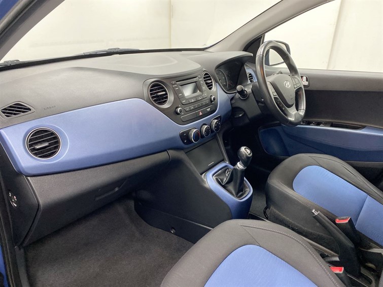 Used Hyundai i10 2015 for sale - 77210429: Photo 2