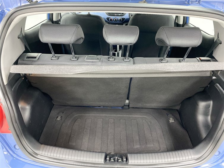 Used Hyundai i10 2015 for sale - 77210429: Photo 60