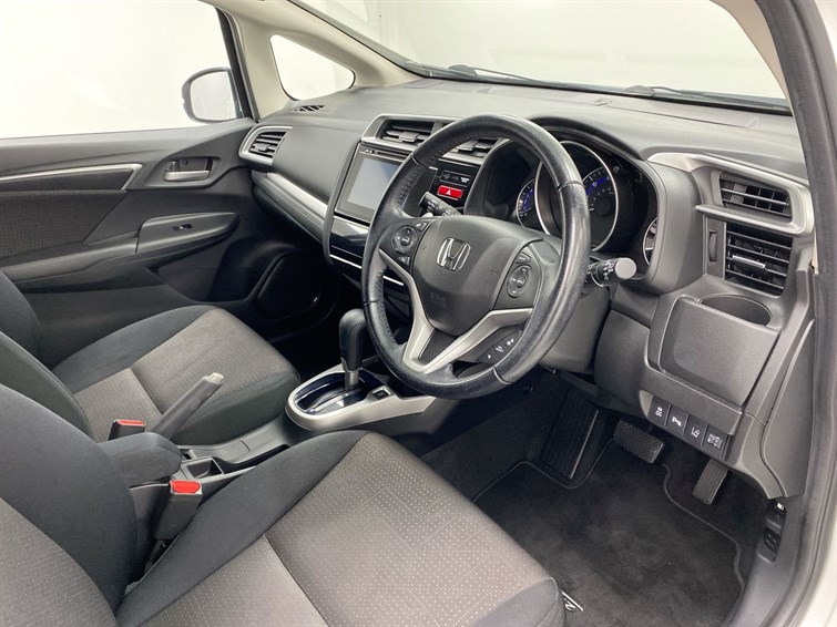 Used Honda Jazz 2017 for sale - 77210597: Photo 32