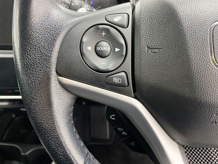 Used Honda Jazz 2017 for sale - 77210597: Photo 37