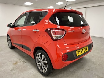 Used Hyundai i10 2019 for sale - 79159905: Photo