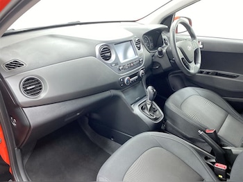 Used Hyundai i10 2019 for sale - 79159905: Photo