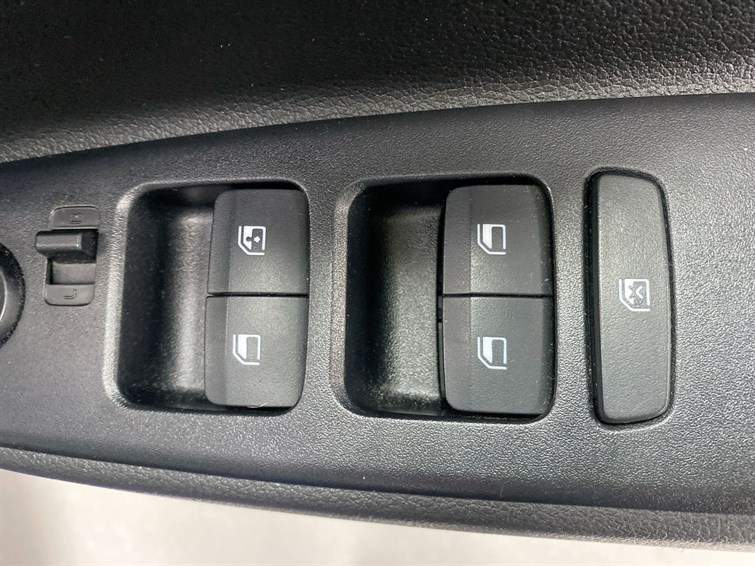 Used Hyundai i10 2023 for sale - 77210468: Photo 34