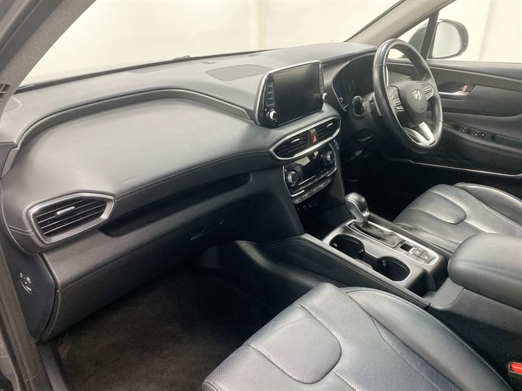 Used Hyundai Santa Fe 2019 for sale - 77770480: Photo 2