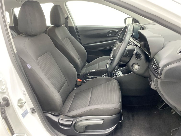 Used Hyundai i20 2021 for sale - 77359876: Photo 32