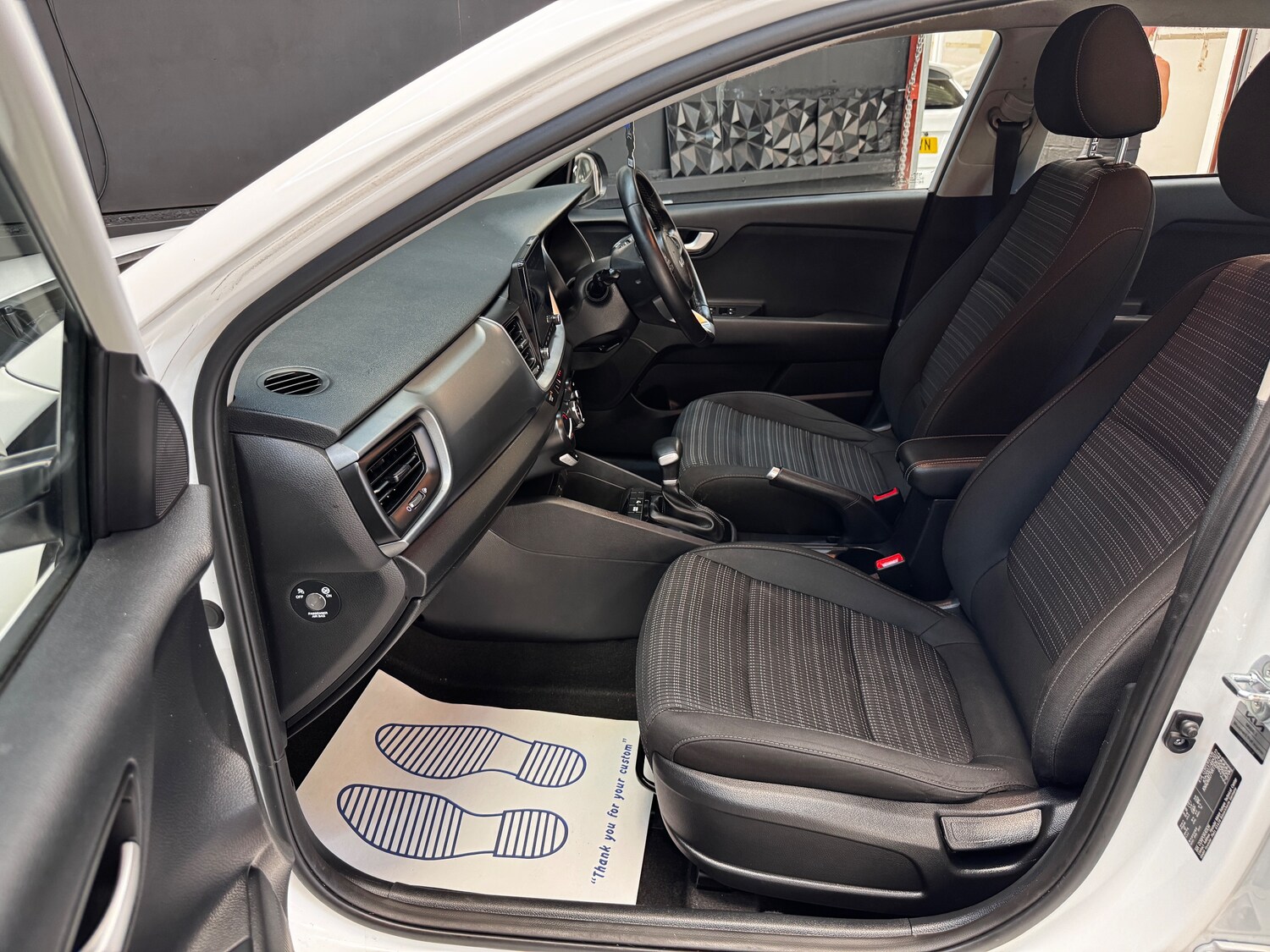 Used Kia Stonic 2024 for sale - 78035807: Photo 57