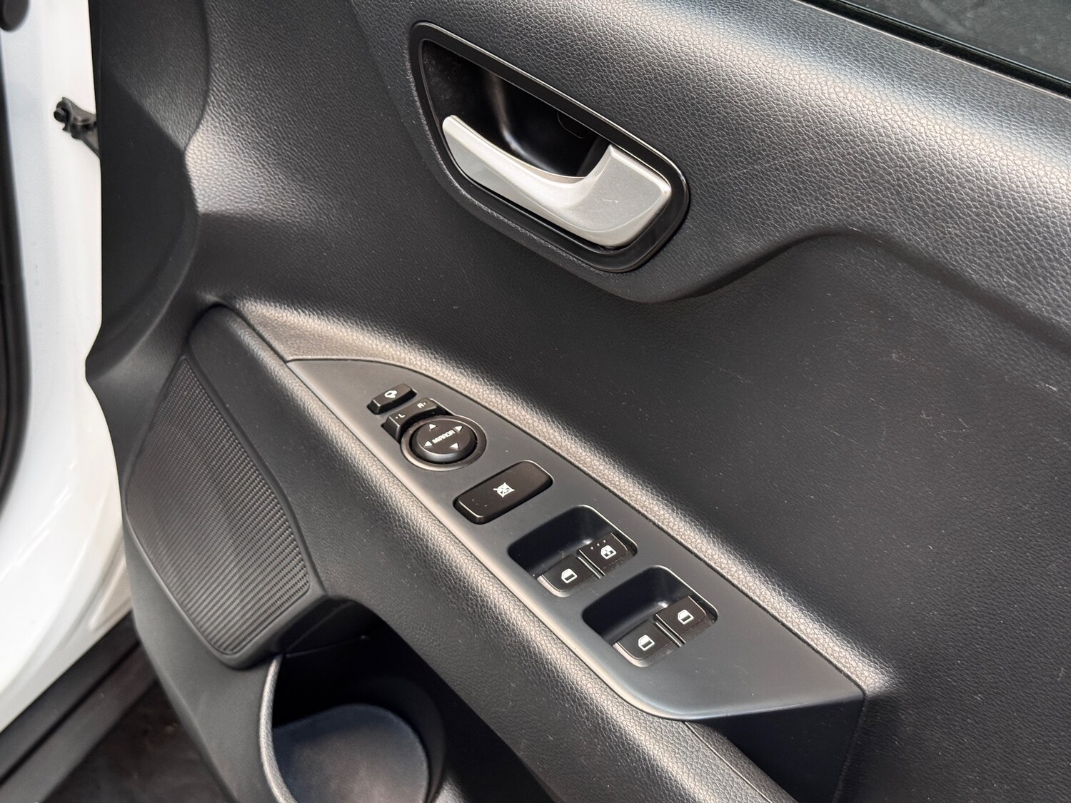 Used Kia Stonic 2024 for sale - 78035807: Photo 68