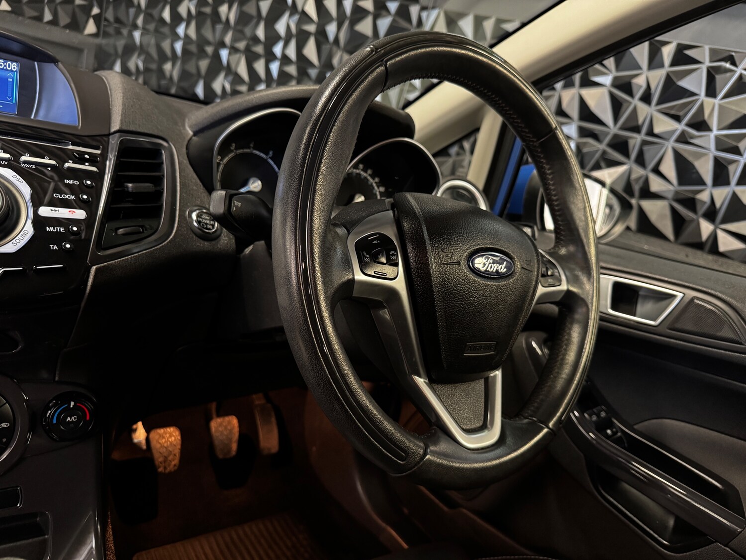 Used Ford Fiesta 2013 for sale - 78118137: Photo 55