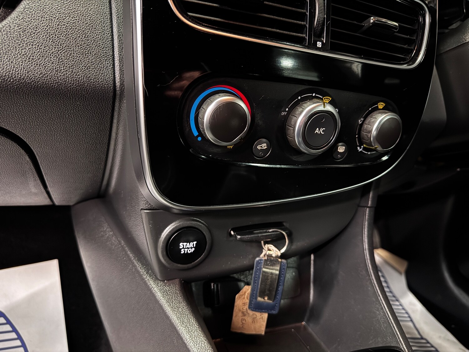 Used Renault Clio for sale - 78035834: Photo 28