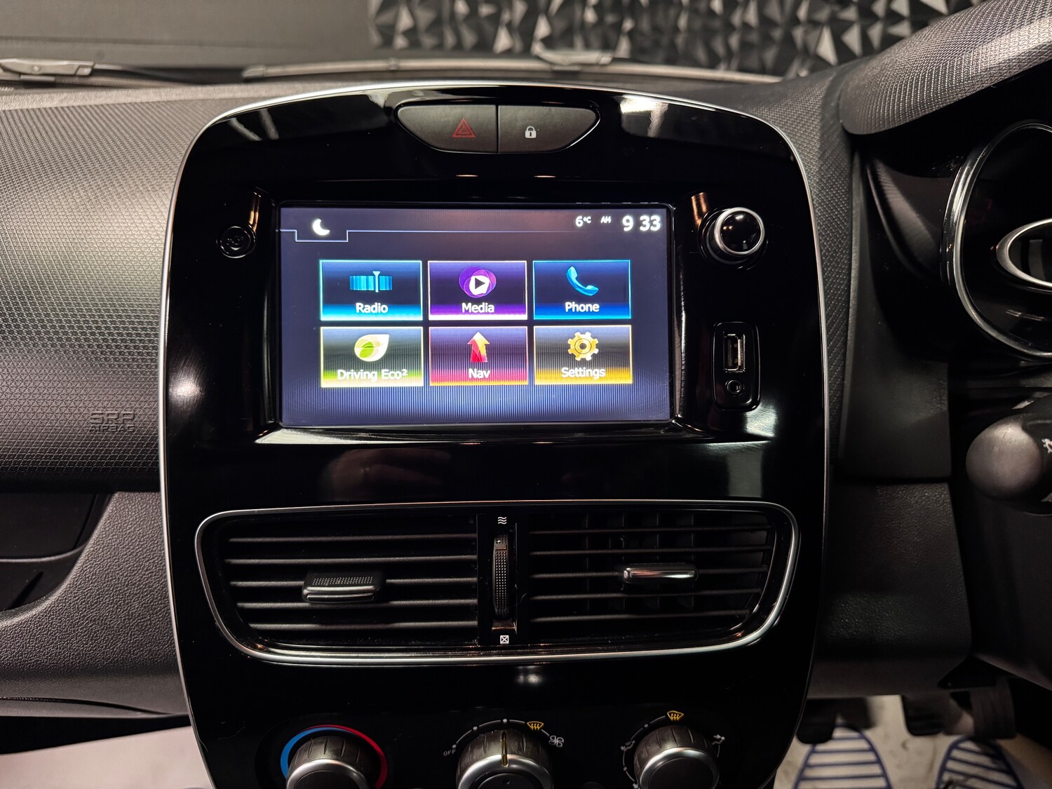 Used Renault Clio for sale - 78035834: Photo 30