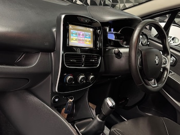 Used Renault Clio 2019 for sale - 78785636: Photo