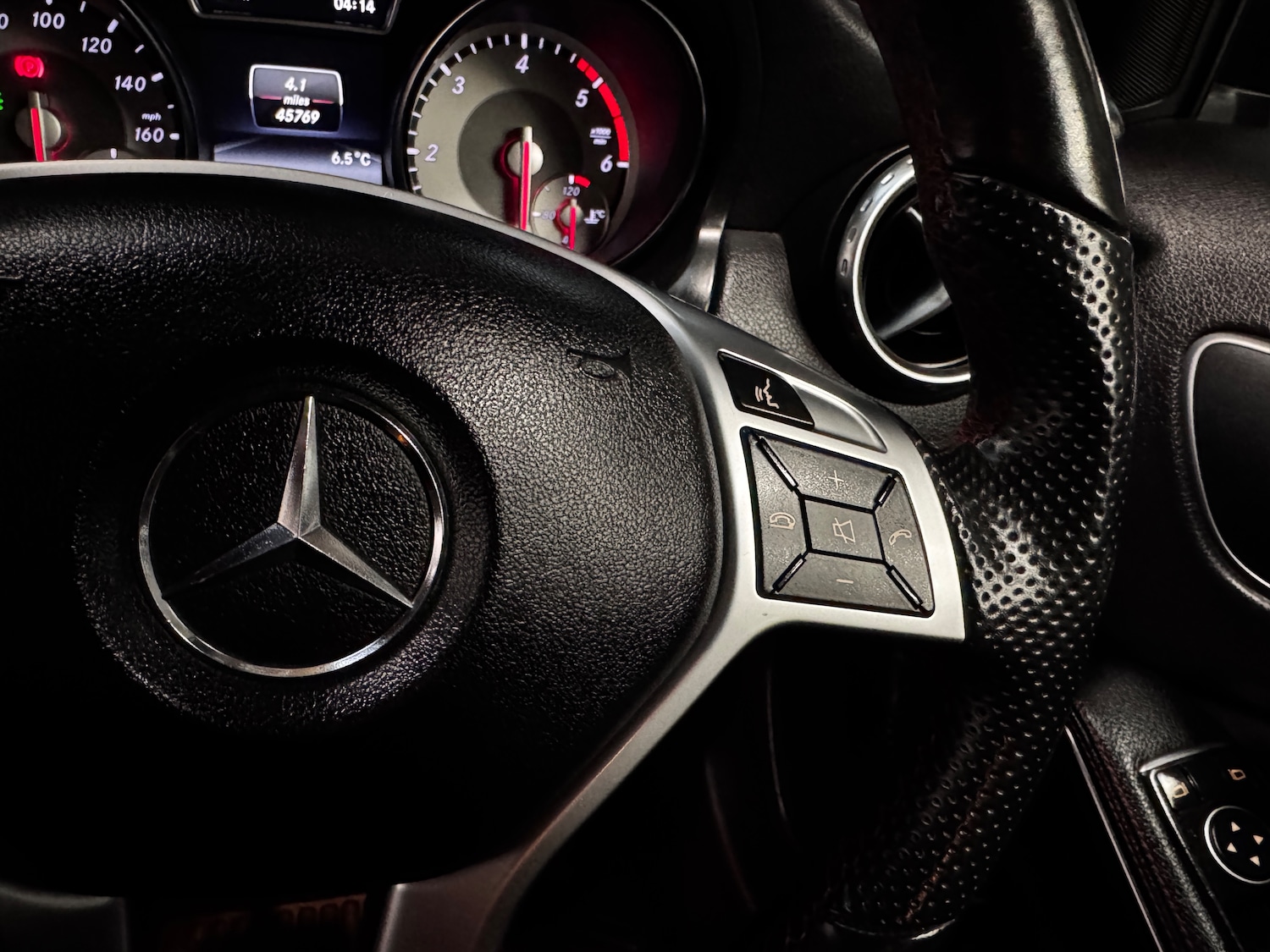 Used Mercedes-Benz GLA 2015 for sale - 78035818: Photo 76