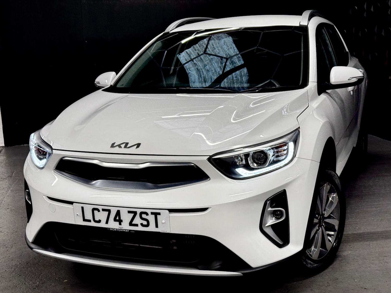 Used Kia Stonic 2024 for sale - 78035808: Photo 14