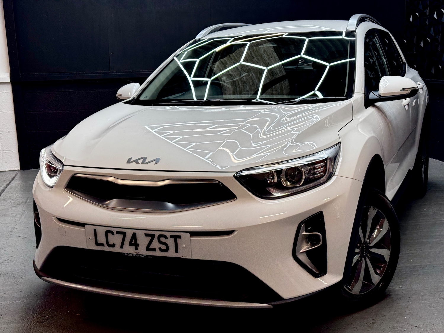 Used Kia Stonic 2024 for sale - 78035808: Photo 32