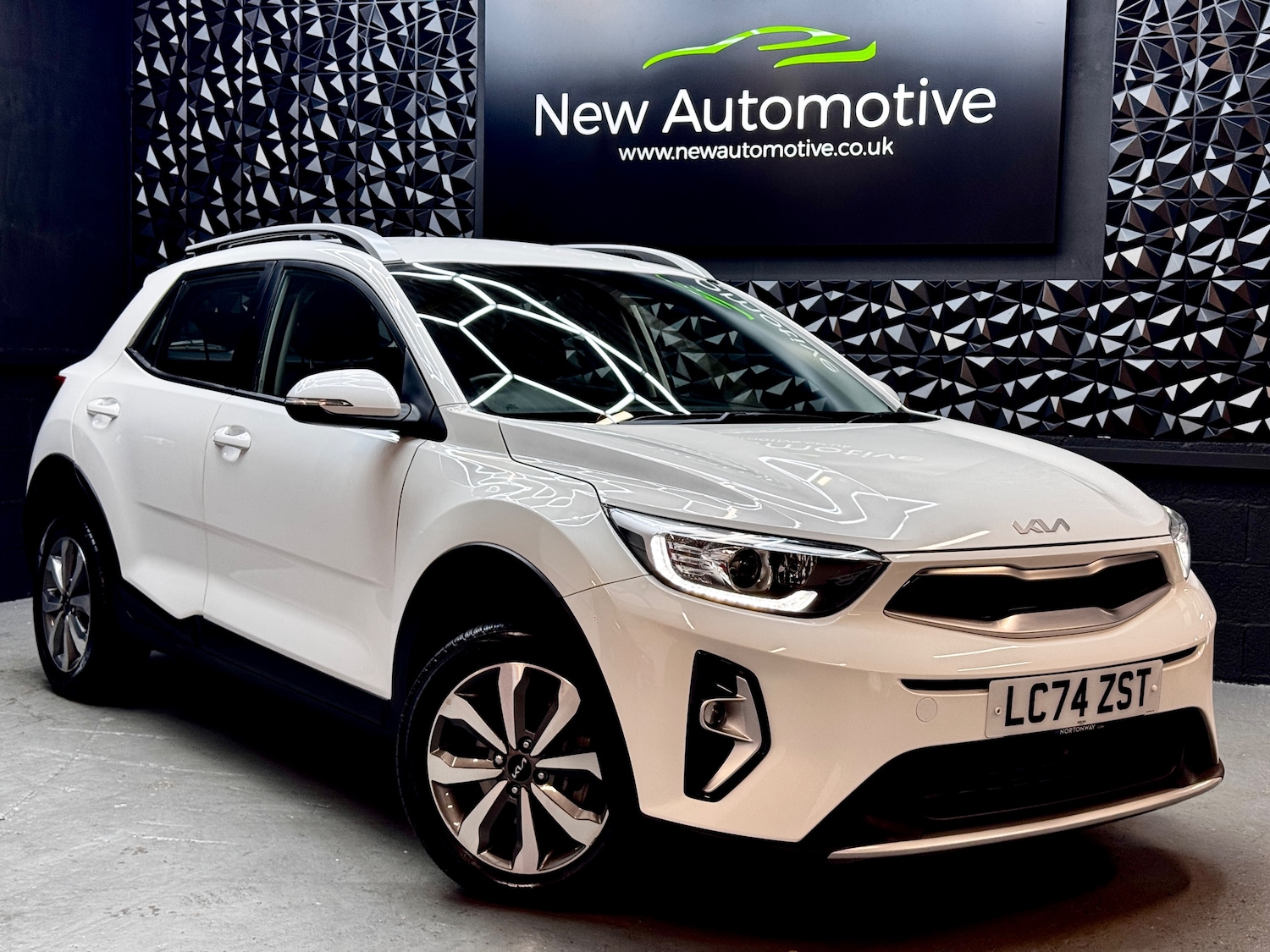 Used Kia Stonic 2024 for sale - 78035808: Photo 33