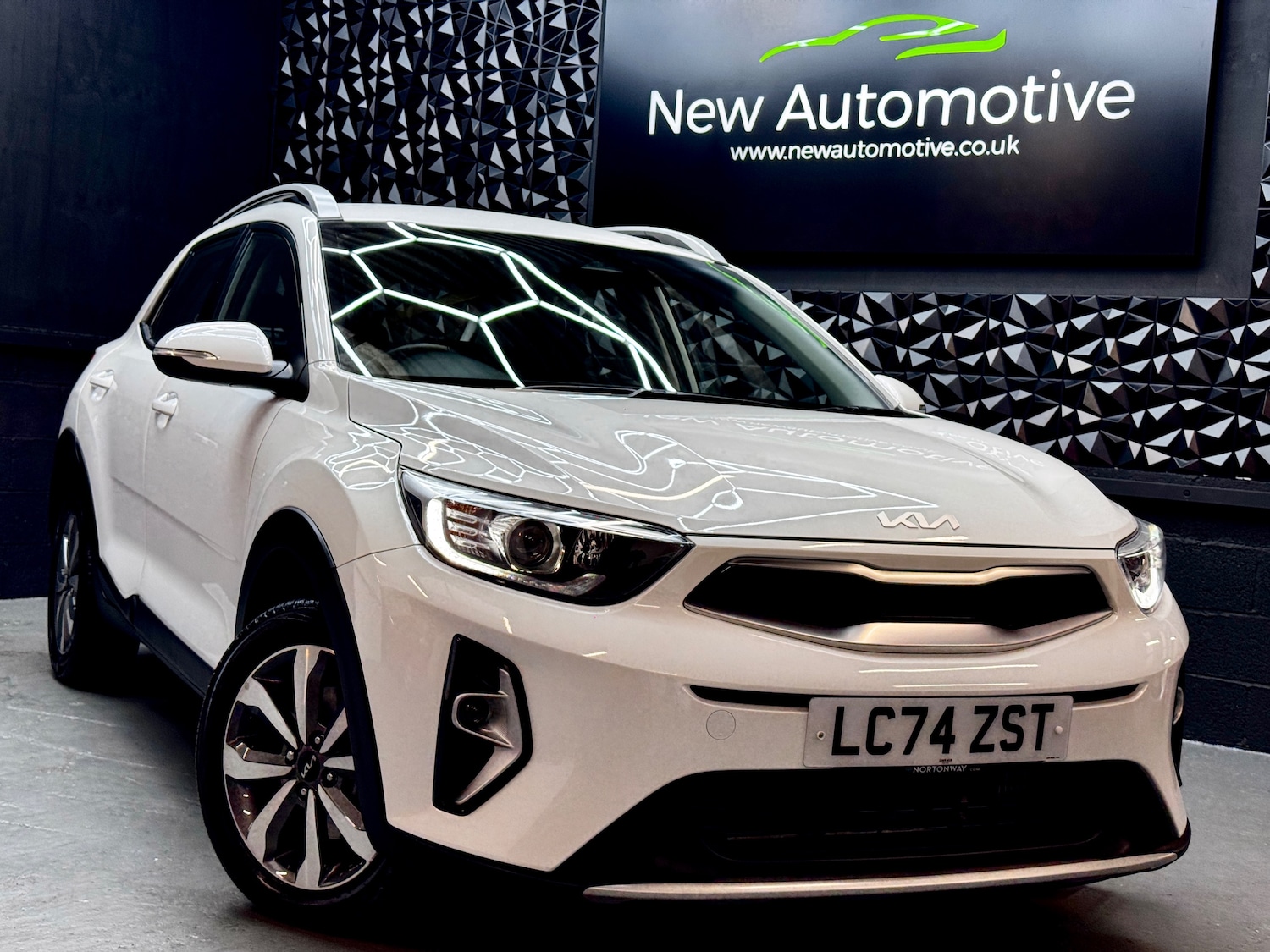 Used Kia Stonic 2024 for sale - 78035808: Photo 34