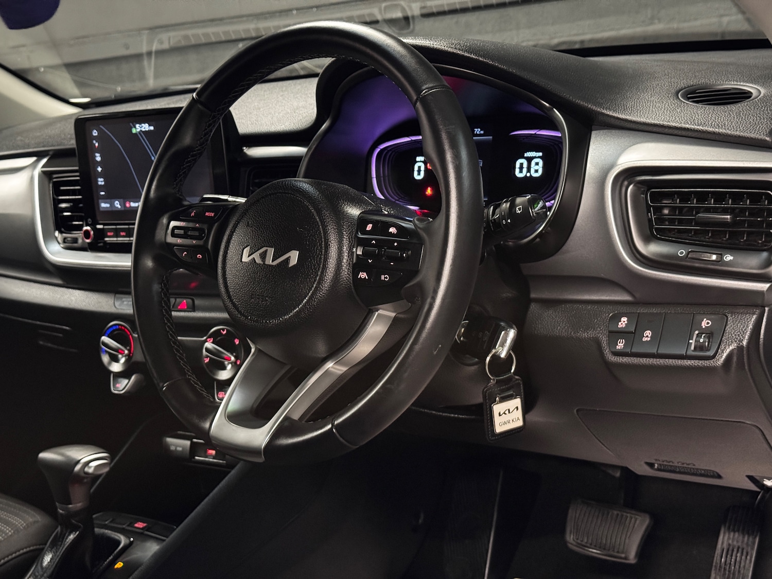 Used Kia Stonic 2024 for sale - 78035808: Photo 6