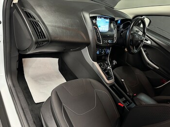 Used Ford Focus 2017 for sale - 78785603: Photo