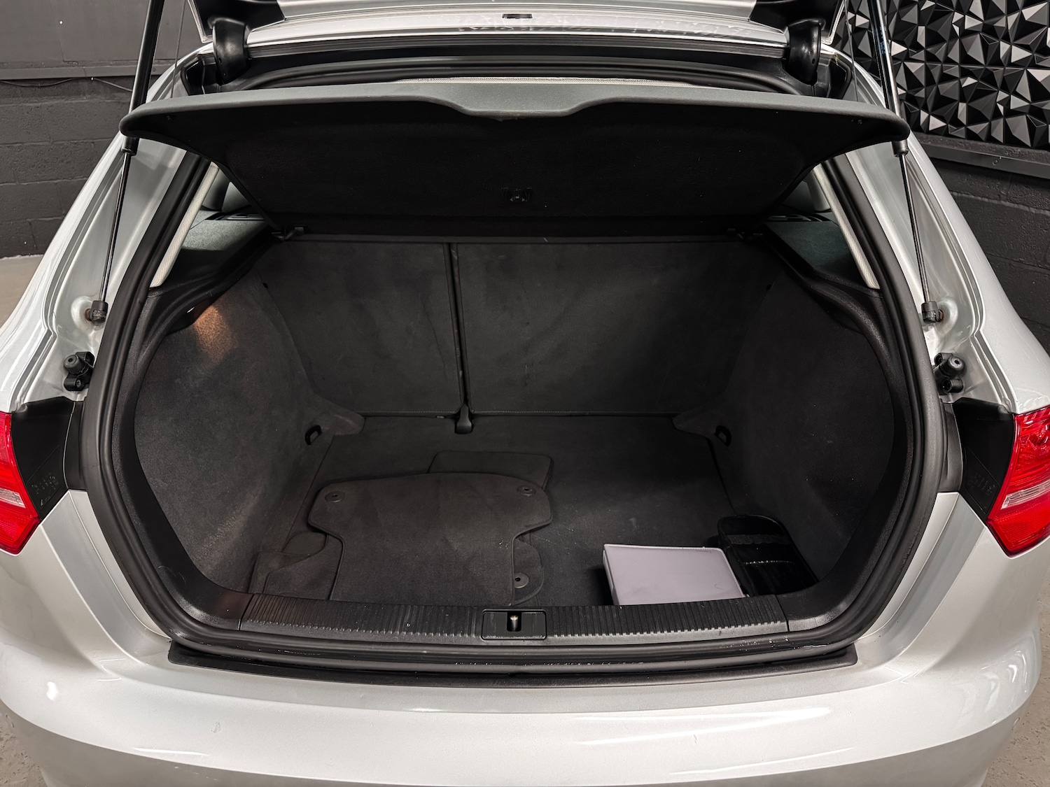 Used Audi A3 2010 for sale - 78035783: Photo 10