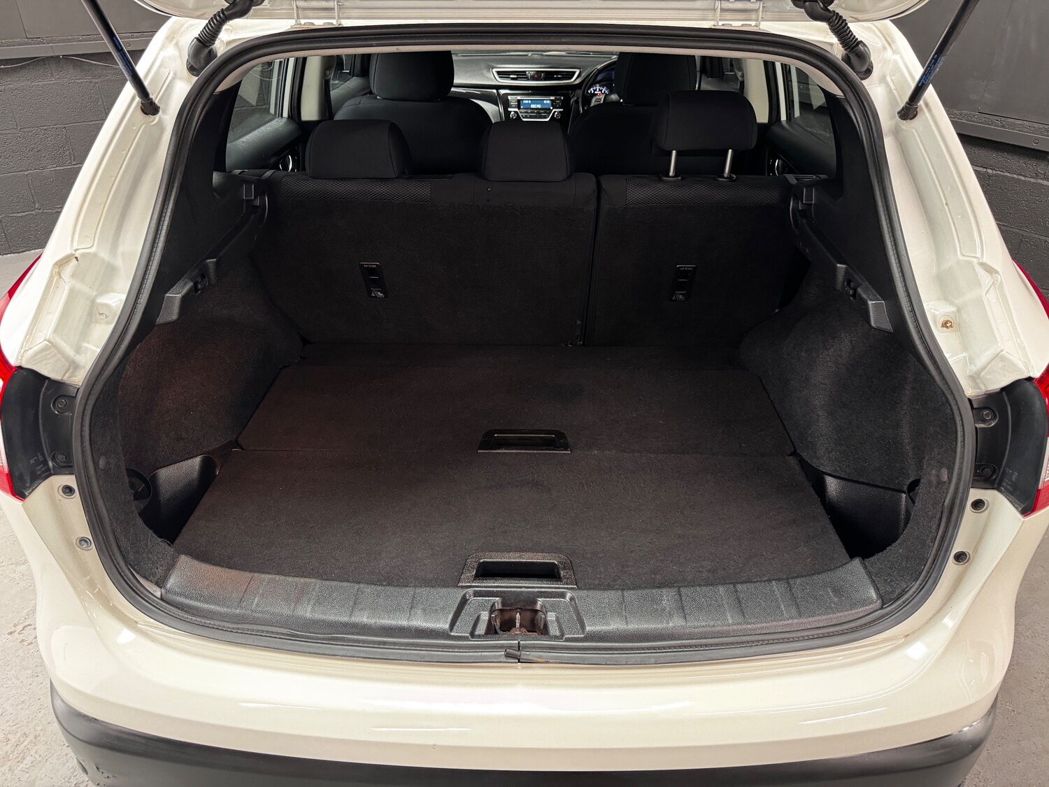 Used Nissan Qashqai 2015 for sale - 78035827: Photo 29