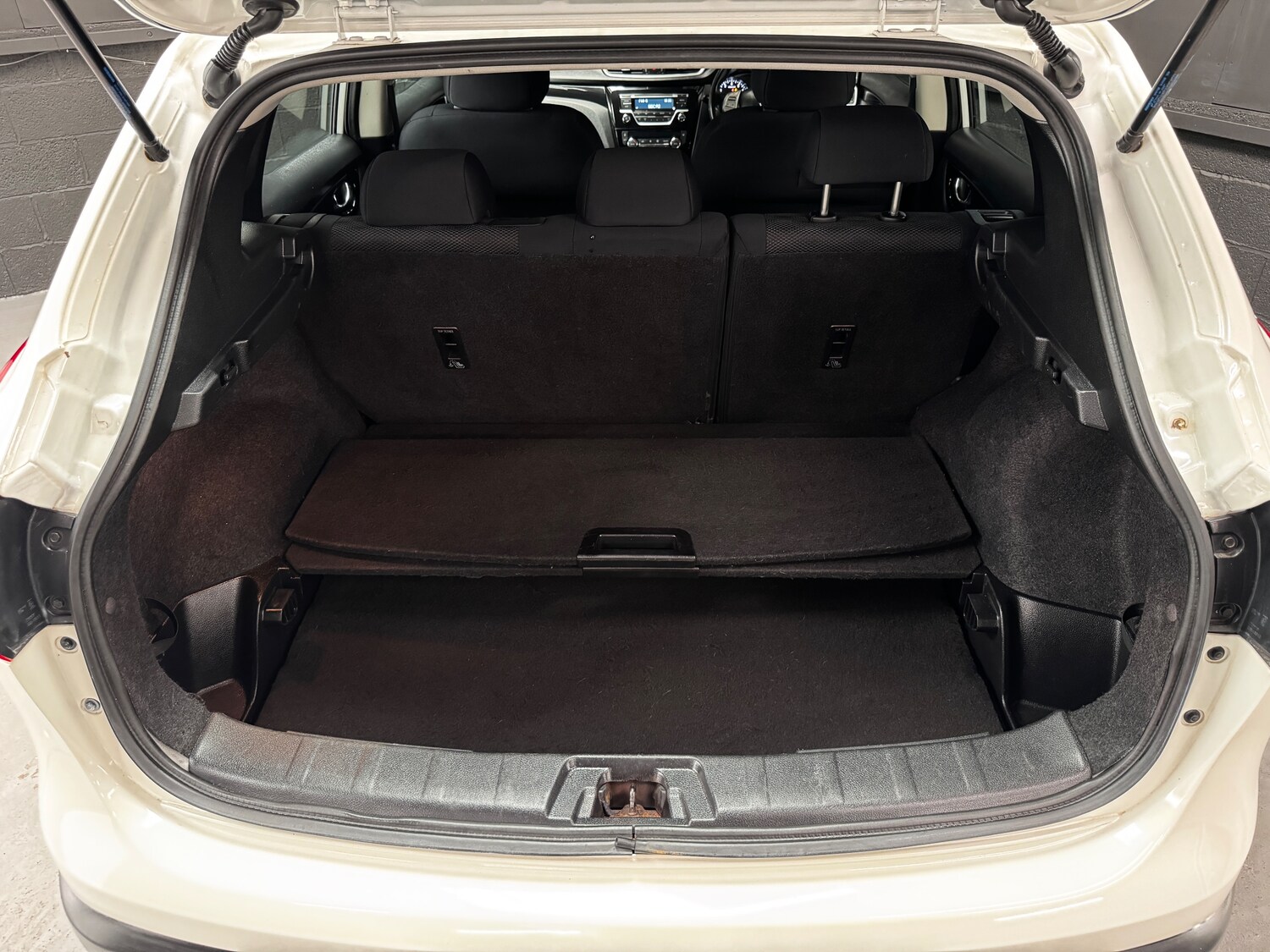 Used Nissan Qashqai 2015 for sale - 78035827: Photo 30