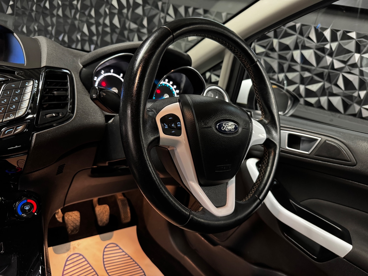 Used Ford Fiesta 2016 for sale - 78207046: Photo 44