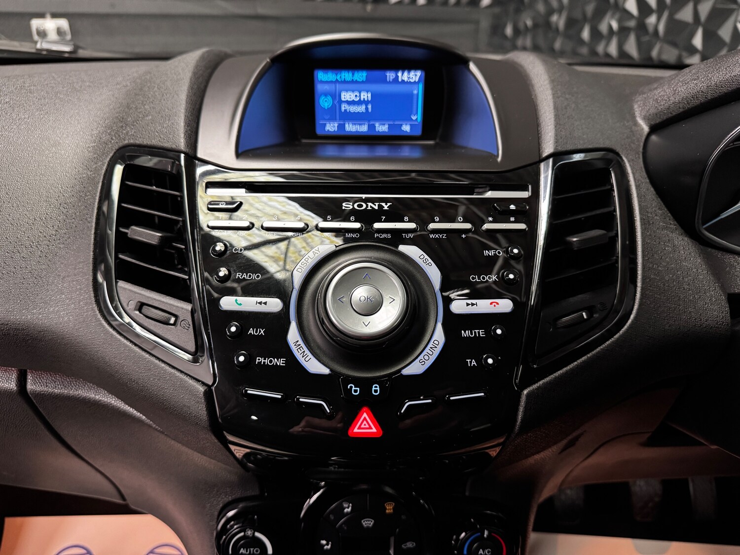 Used Ford Fiesta 2014 for sale - 78118135: Photo 55