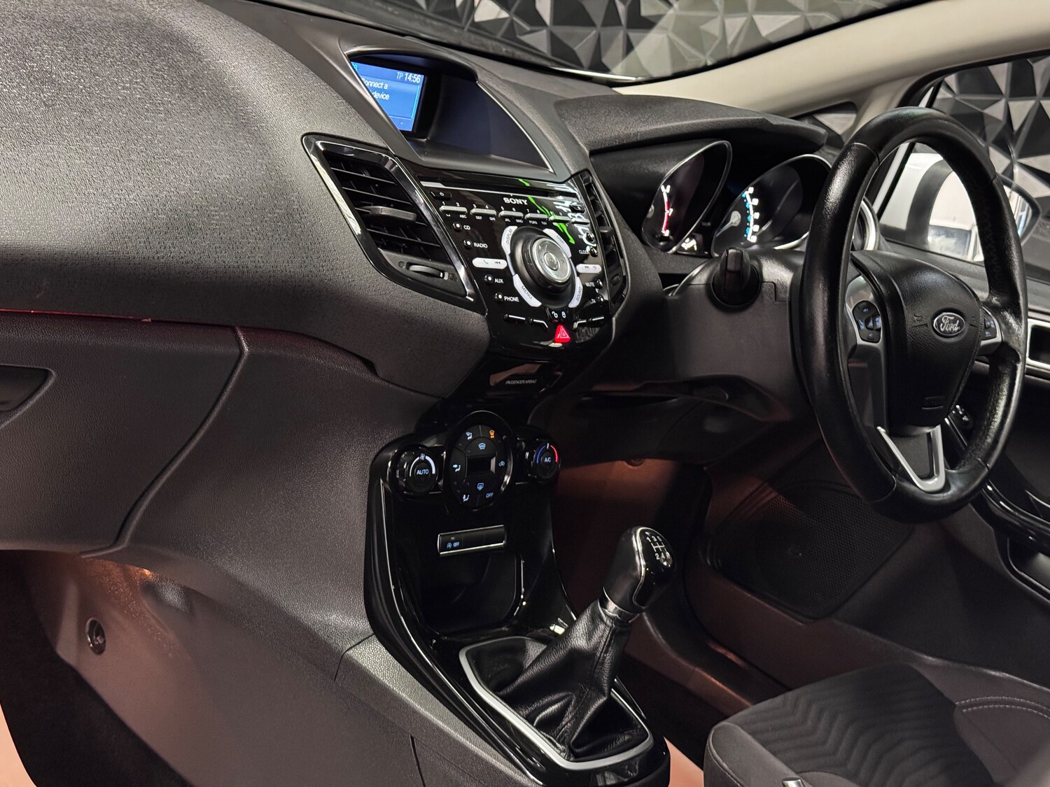 Used Ford Fiesta 2014 for sale - 78118135: Photo 58