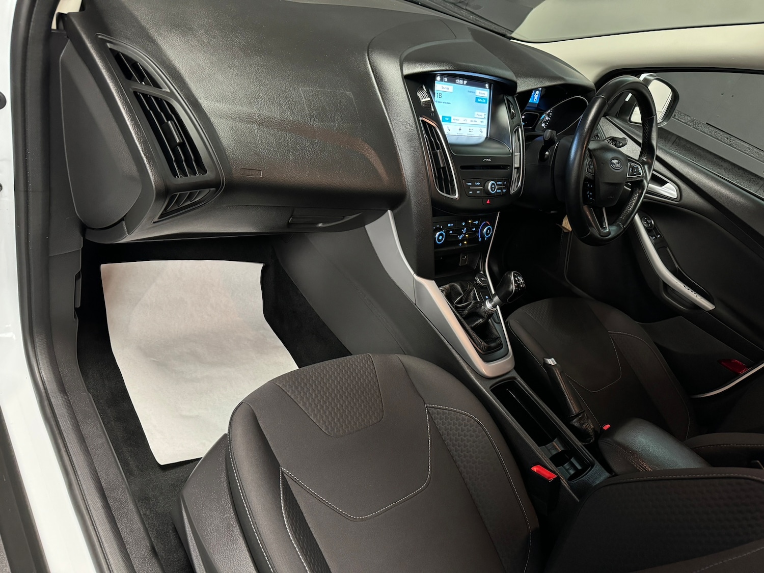 Used Ford Focus 2017 for sale - 78035795: Photo 3