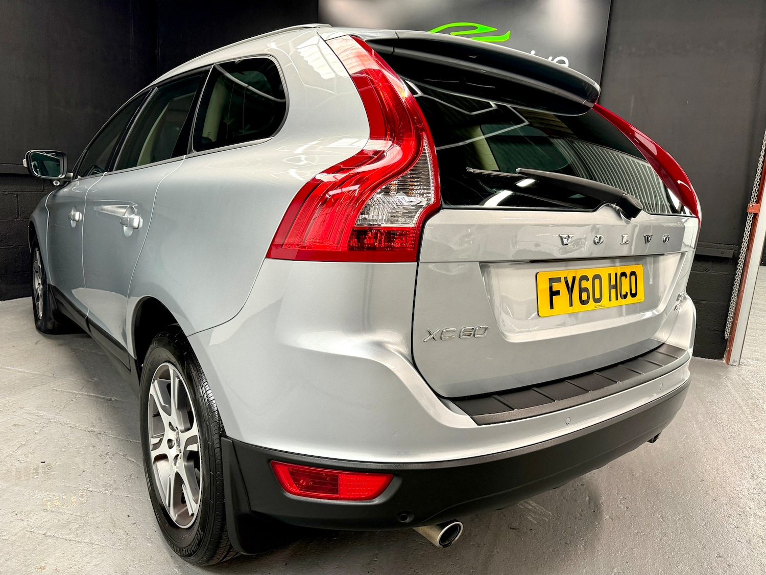 Used Volvo XC60 2010 for sale - 78035833: Photo 12