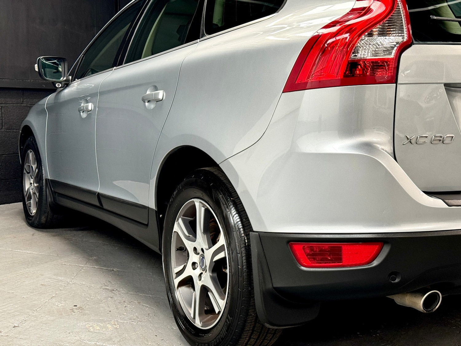 Used Volvo XC60 2010 for sale - 78035833: Photo 43