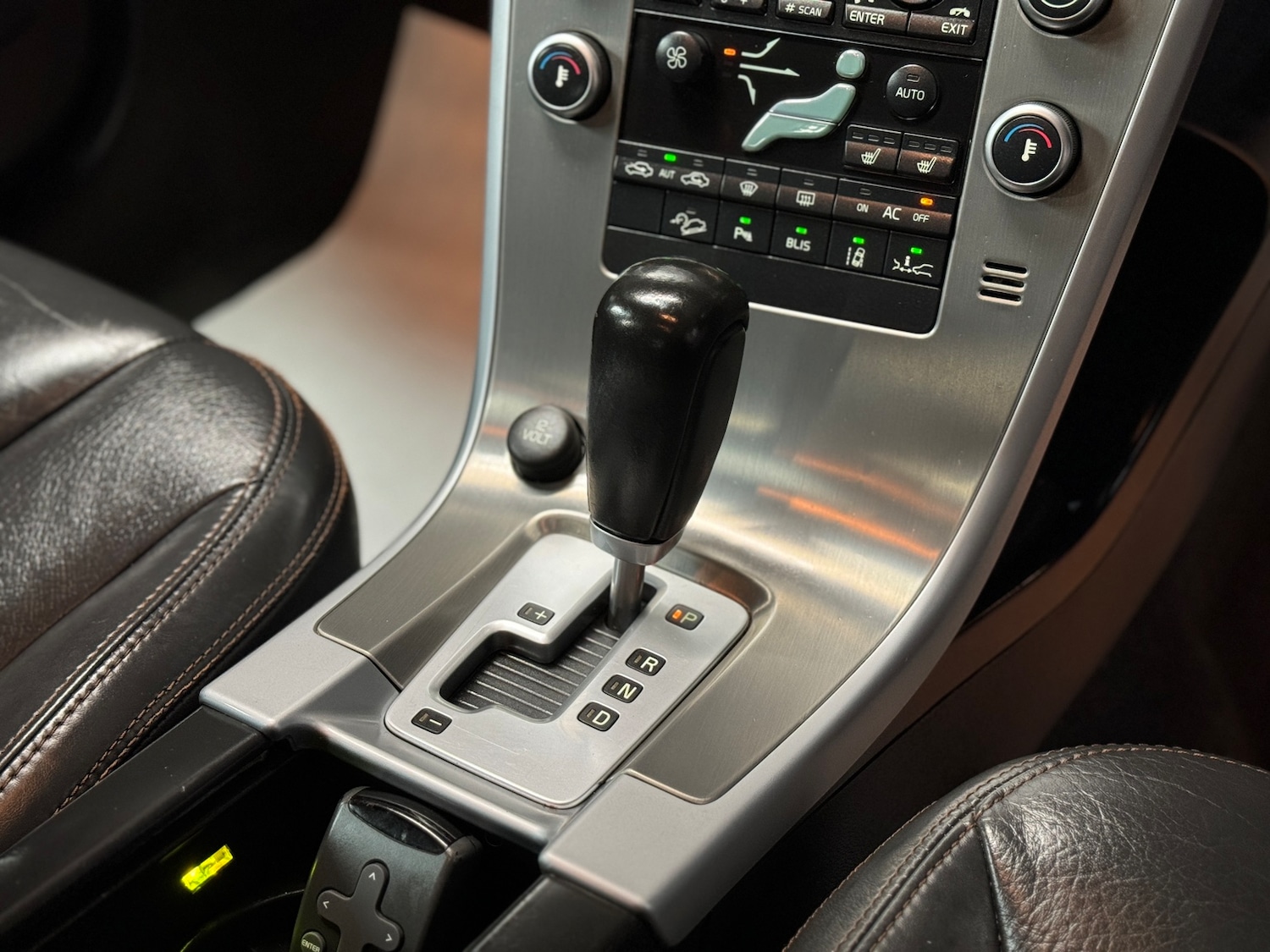 Used Volvo XC60 2010 for sale - 78035833: Photo 5