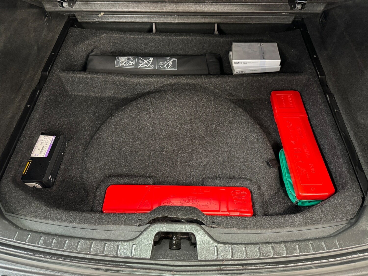 Used Volvo XC60 2010 for sale - 78035833: Photo 57