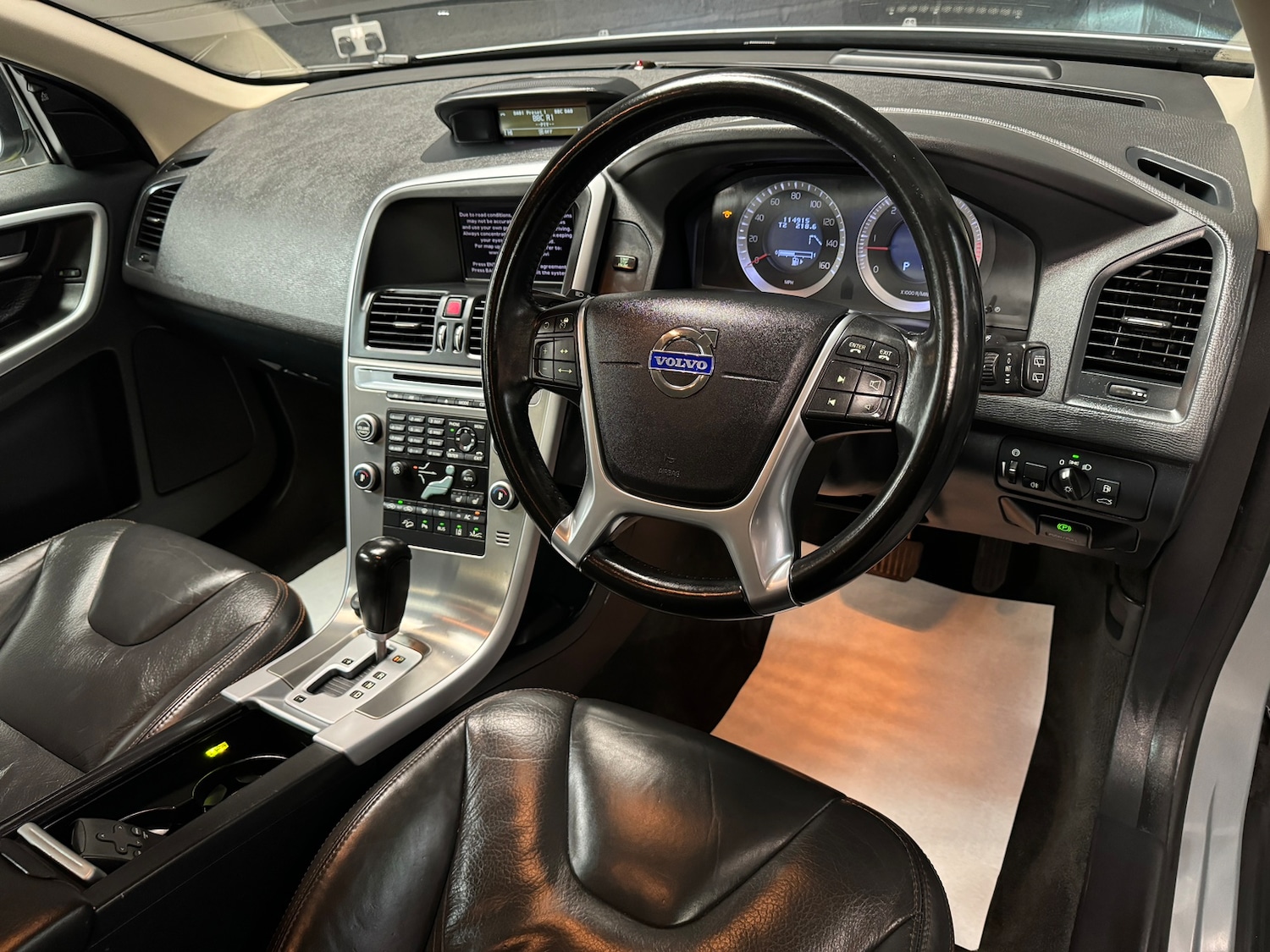 Used Volvo XC60 2010 for sale - 78035833: Photo 58