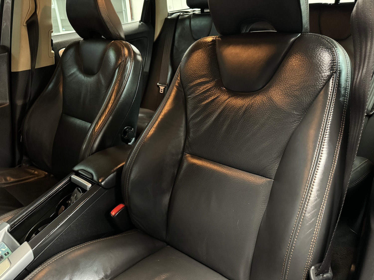 Used Volvo XC60 2010 for sale - 78035833: Photo 78