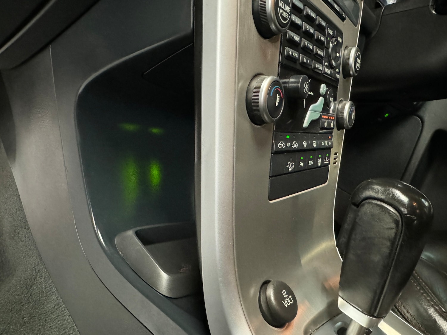 Used Volvo XC60 2010 for sale - 78035833: Photo 82