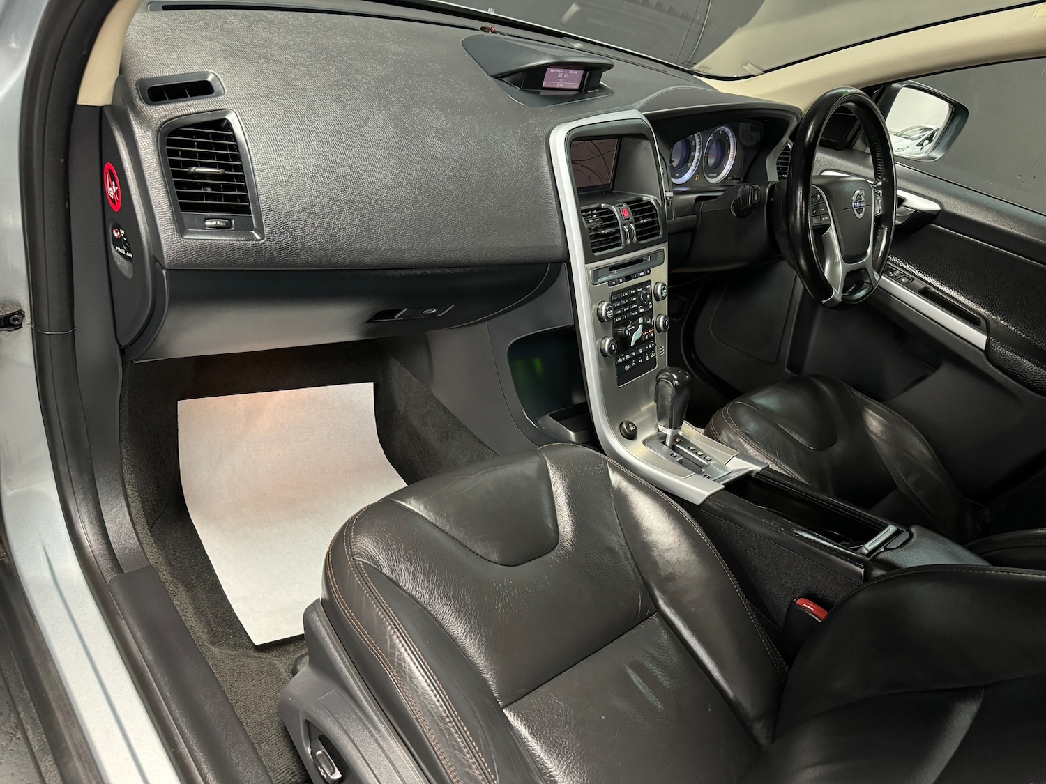 Used Volvo XC60 2010 for sale - 78035833: Photo 90