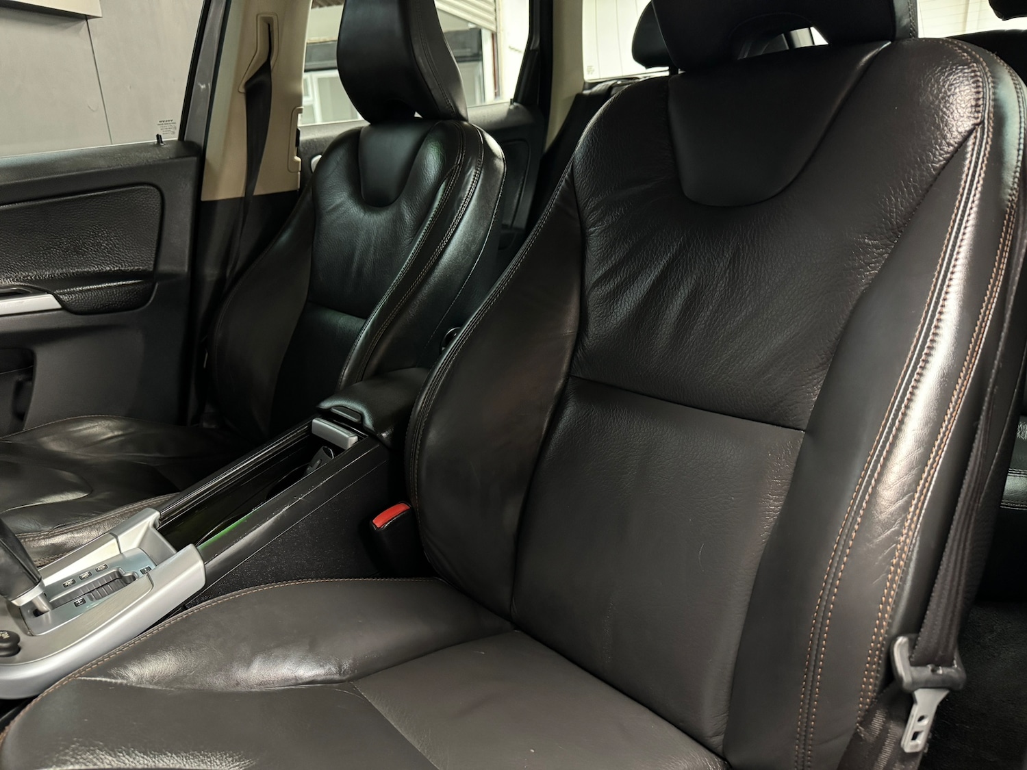 Used Volvo XC60 2010 for sale - 78035833: Photo 91