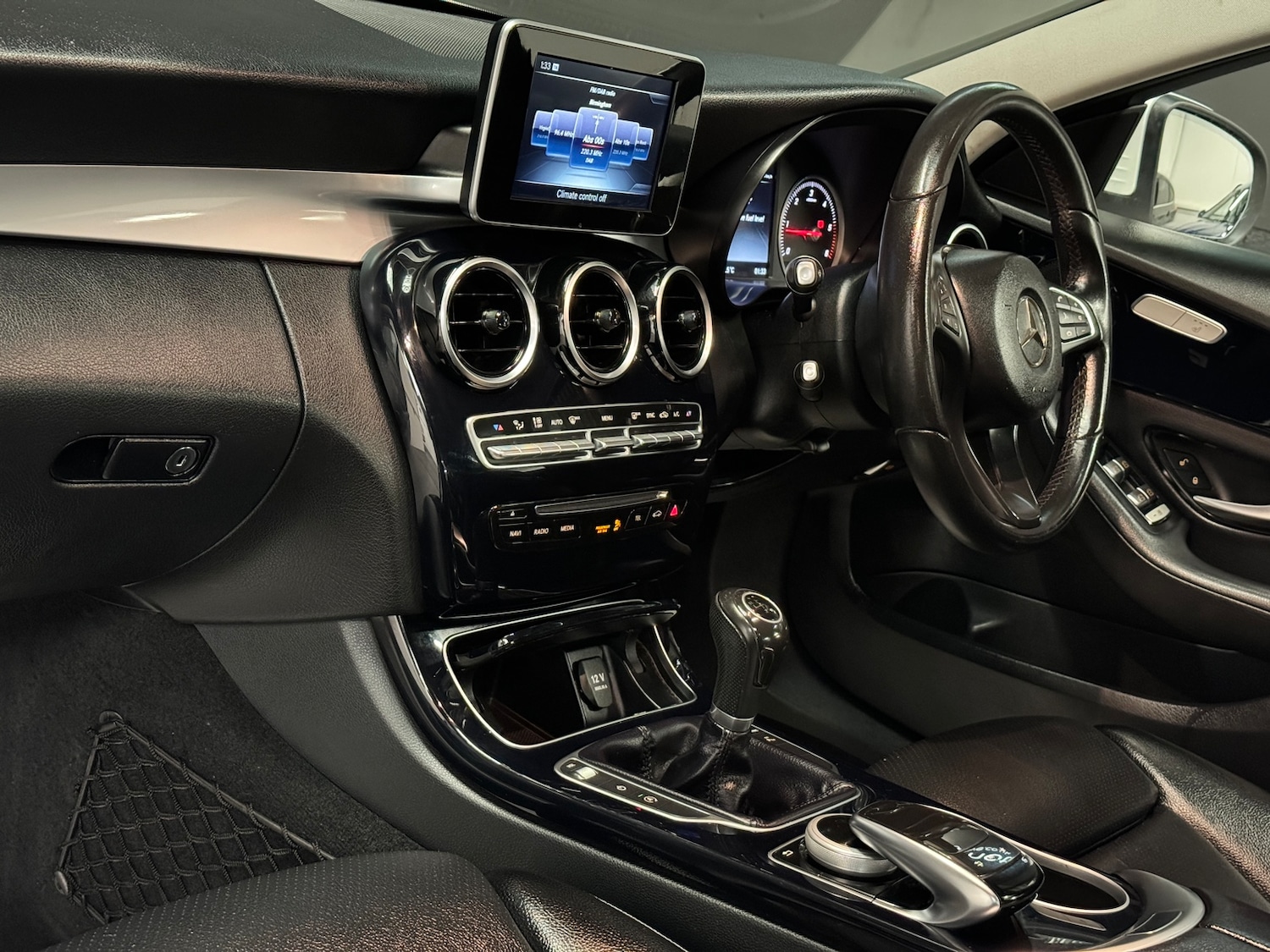 Used Mercedes-Benz C Class 2017 for sale - 78035838: Photo 64